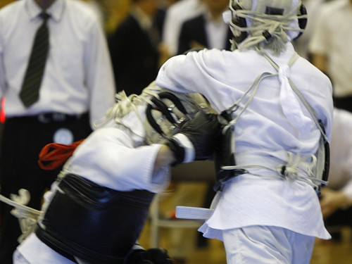 日本拳法第22回東日本大学リーグ戦 赤：青学・大場vs立正・立野　大場の胴突き（一本）
_MG_7482.jpg