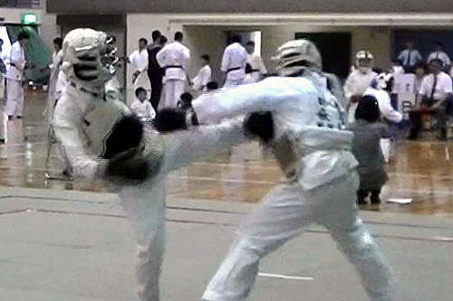 第26回日本拳法群馬県少年選手権大会 防具試合：高校生の部、坂入vs萩原<br>写真提供：日本拳法群馬県連盟
GS003.JPG