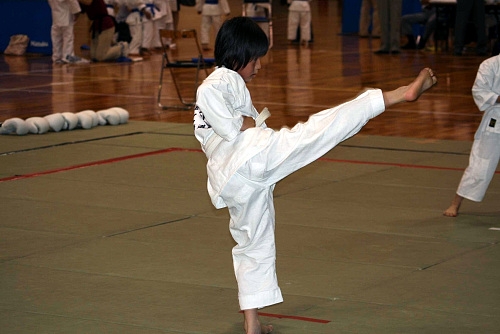第26回日本拳法群馬県少年選手権大会 形試合：小学生低学年の部、北村玲苑<br>写真提供：日本拳法群馬県連盟
GS008.JPG