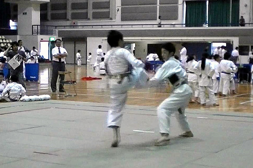 第26回日本拳法群馬県少年選手権大会 防具試合：中学生の部、峰岸vs園田<br>写真提供：日本拳法群馬県連盟
GS013.JPG