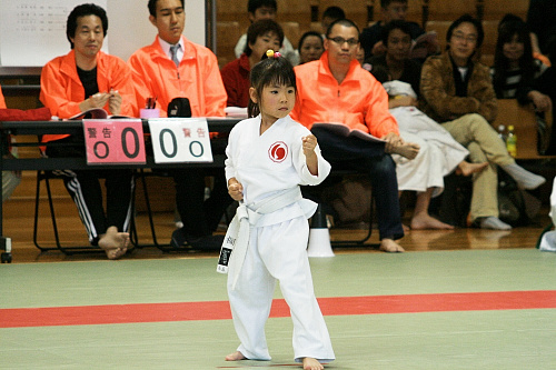 第2回日本拳法関東少年選手権大会 形試合、幼年(年長)の部
kata_yn.JPG