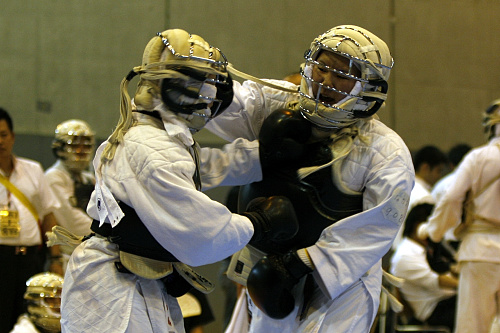 日本拳法全国選抜社会人選手権大会 東日本選抜女子個人選手権。赤：鴻志拳友会・中尾vs東洋大学・中嶋。中尾は高校2年生ながら、迫力ある試合を見せる。
_MG_0236.JPG