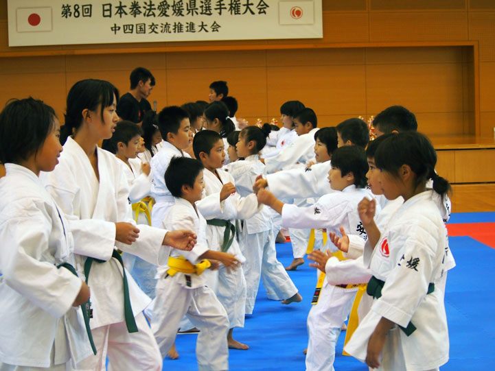 「2017年えひめ国体開催内定記念事業」日本拳法創始80年　第8回日本拳法愛媛県選手権大会（団体戦・個人戦）―四国交流推進大会― 
229590_420171971380518_49198401_n.jpg