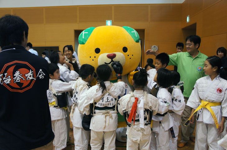 「2017年えひめ国体開催内定記念事業」日本拳法創始80年　第8回日本拳法愛媛県選手権大会（団体戦・個人戦）―四国交流推進大会― 
486858_420171641380551_486037419_n.jpg