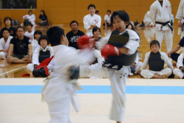 「2017年えひめ国体開催内定記念事業」日本拳法創始80年　第8回日本拳法愛媛県選手権大会（団体戦・個人戦）―四国交流推進大会― 
527685_420171531380562_1048738331_n.jpg