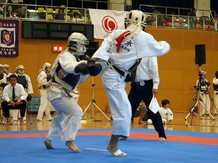 「2017年えひめ国体開催内定記念事業」日本拳法創始80年　第8回日本拳法愛媛県選手権大会（団体戦・個人戦）―四国交流推進大会― 
577117_420172484713800_634416573_n.jpg