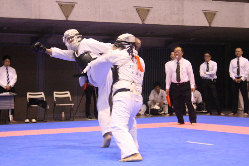 第5回日本拳法関東少年選手権大会 一般段の部<br>撮影：日本拳法関東少年連盟
ippan_dan02.jpg