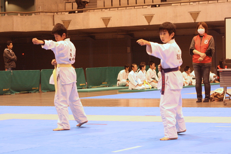 第5回日本拳法関東少年選手権大会 形試合<br>撮影：日本拳法関東少年連盟
kata04.jpg