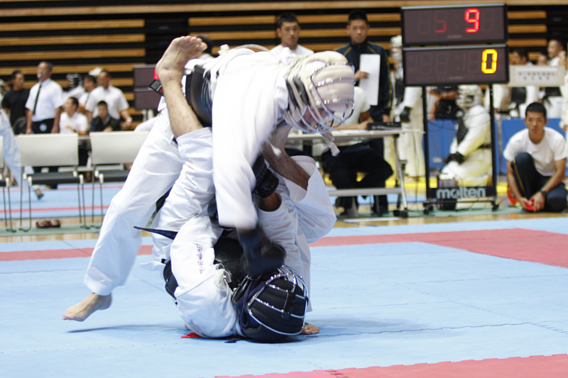 日本拳法全国選抜社会人選手権 社会人選手権、予選リーグ。白：橘拳法会A、次鋒・森田の押さえ面突き（一本）<br>撮影：Inno
_MG_2867.JPG