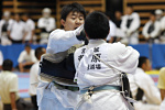 日本拳法全国選抜社会人選手権
少年選手権、中学1年男子の部。赤：桐生道場・清水の面突き（一本）<br>撮影：Inno