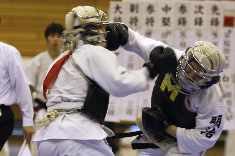 日本拳法第27回東日本大学リーグ戦 赤：明治・石田の面突き（一本）
_MG_4324.JPG