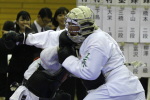 日本拳法第27回東日本大学リーグ戦
赤：早稲田・橋本の面突き（一本）