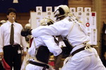 日本拳法第28回東日本大学リーグ戦
男子決勝リーグ　赤：明治大学・上田vs白：國士舘大学・横山。上田の胴突き（一本）。