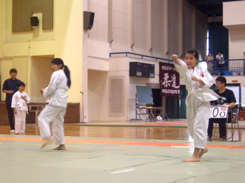 第32回日本拳法群馬県少年選手権大会 形試合、小学5･6年<br>写真提供：日本拳法群馬県連盟
03.JPG