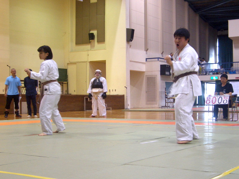 第32回日本拳法群馬県少年選手権大会 形試合、高校生<br>写真提供：日本拳法群馬県連盟
05.JPG