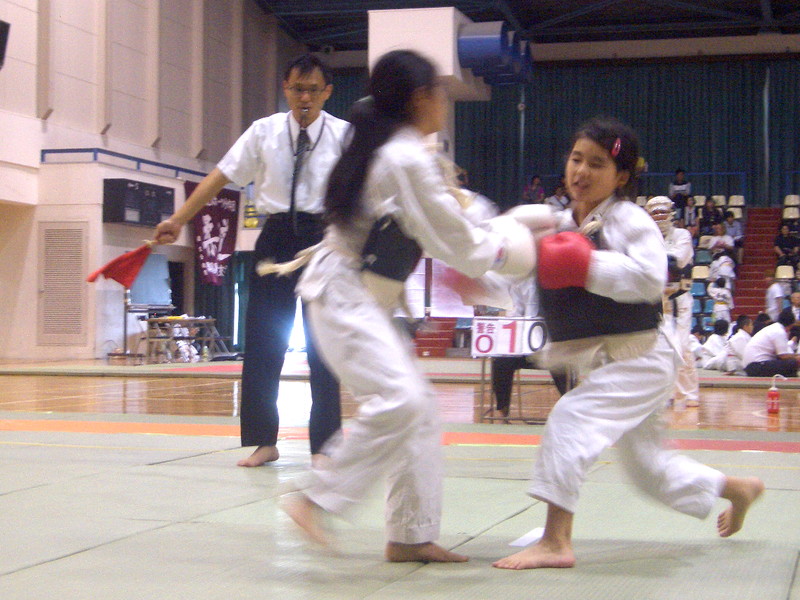第32回日本拳法群馬県少年選手権大会 防具試合、小学5･6年女子<br>写真提供：日本拳法群馬県連盟
11.JPG