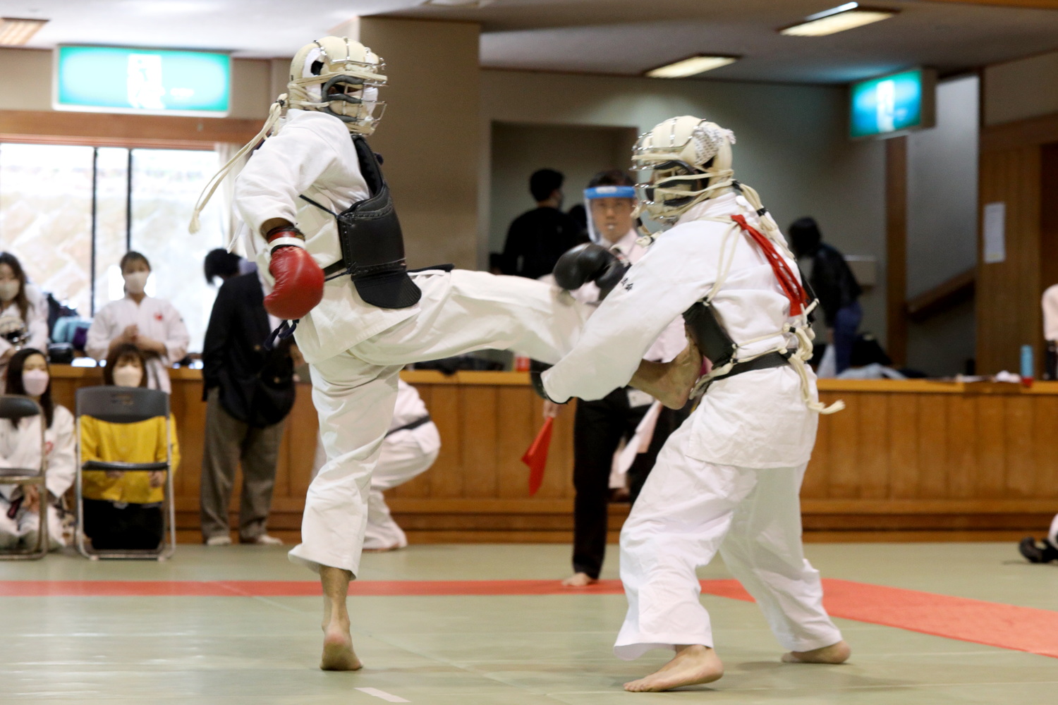 第21回日本拳法神奈川県選手権大会 防具試合
E5D_2501.JPG